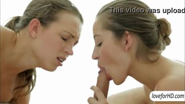 Marvelous babes love threesome sex