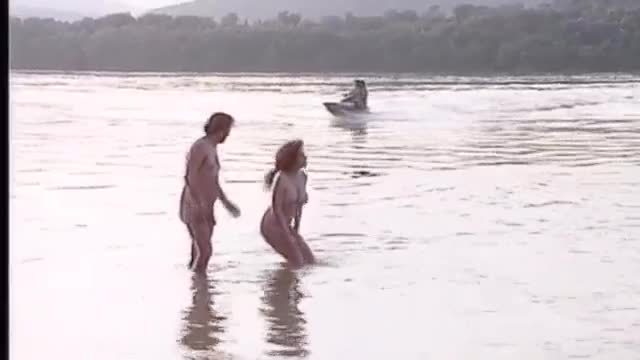 Amateur pissing threesome movie
