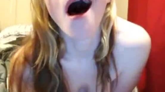 Masturbating teen has a great o face on webcam