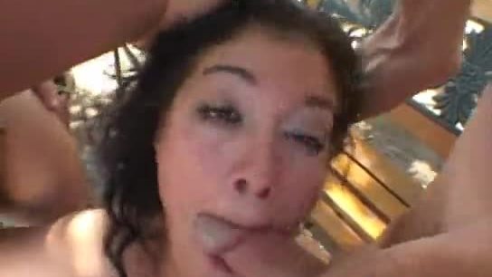 Latina loves to swallow